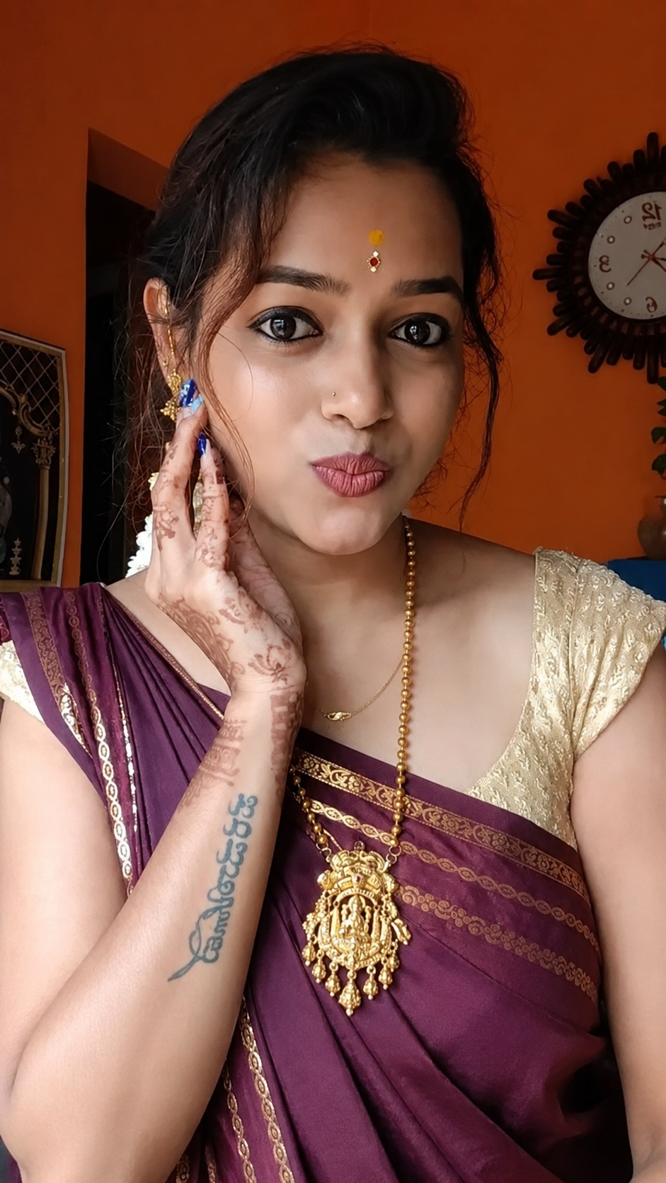 Anitha, 26 - HR