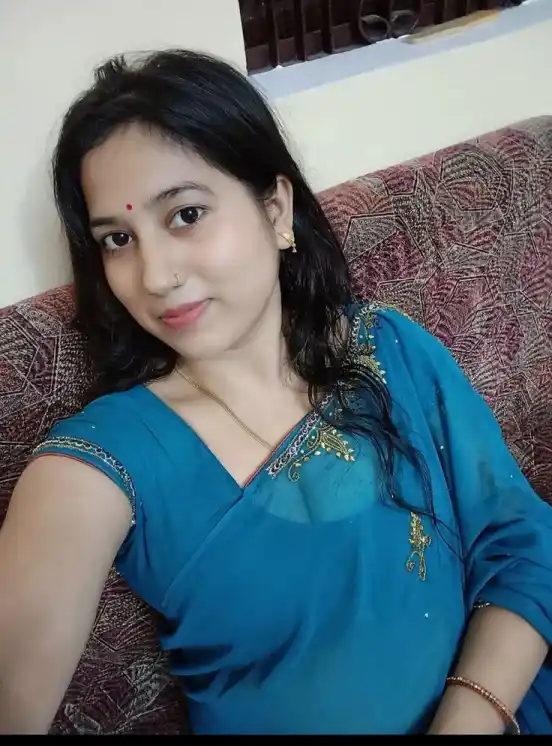 Meenakshi, 25 - Teacher